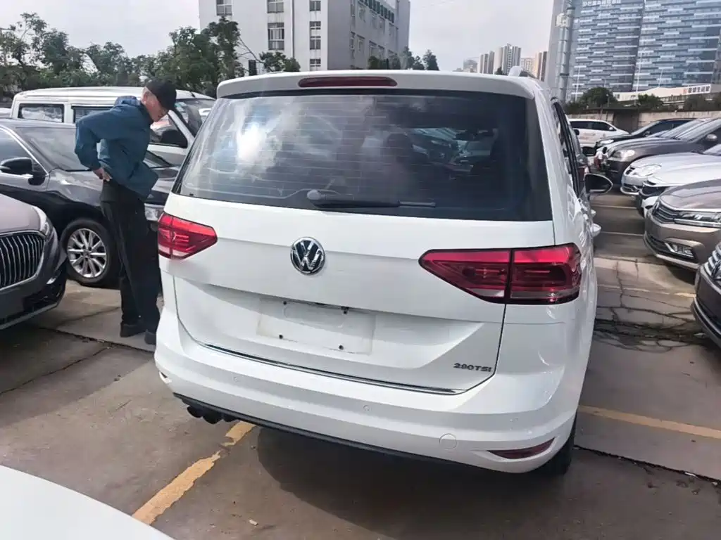 Volkswagen Touran 2016