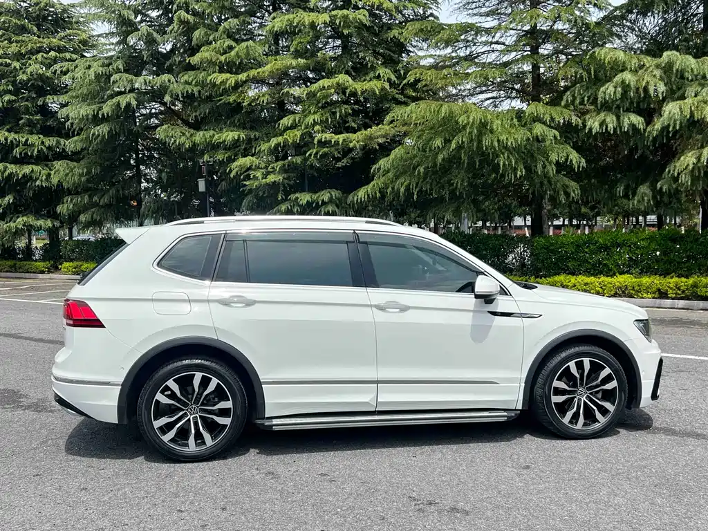 Volkswagen Tiguan L 2021 — фото 22