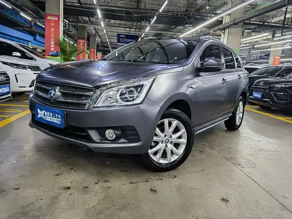 Venucia T70 2015