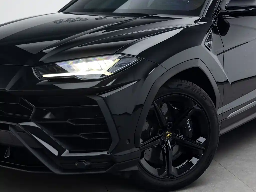 Lamborghini Urus 2021