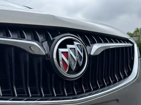 Buick GL6 2019