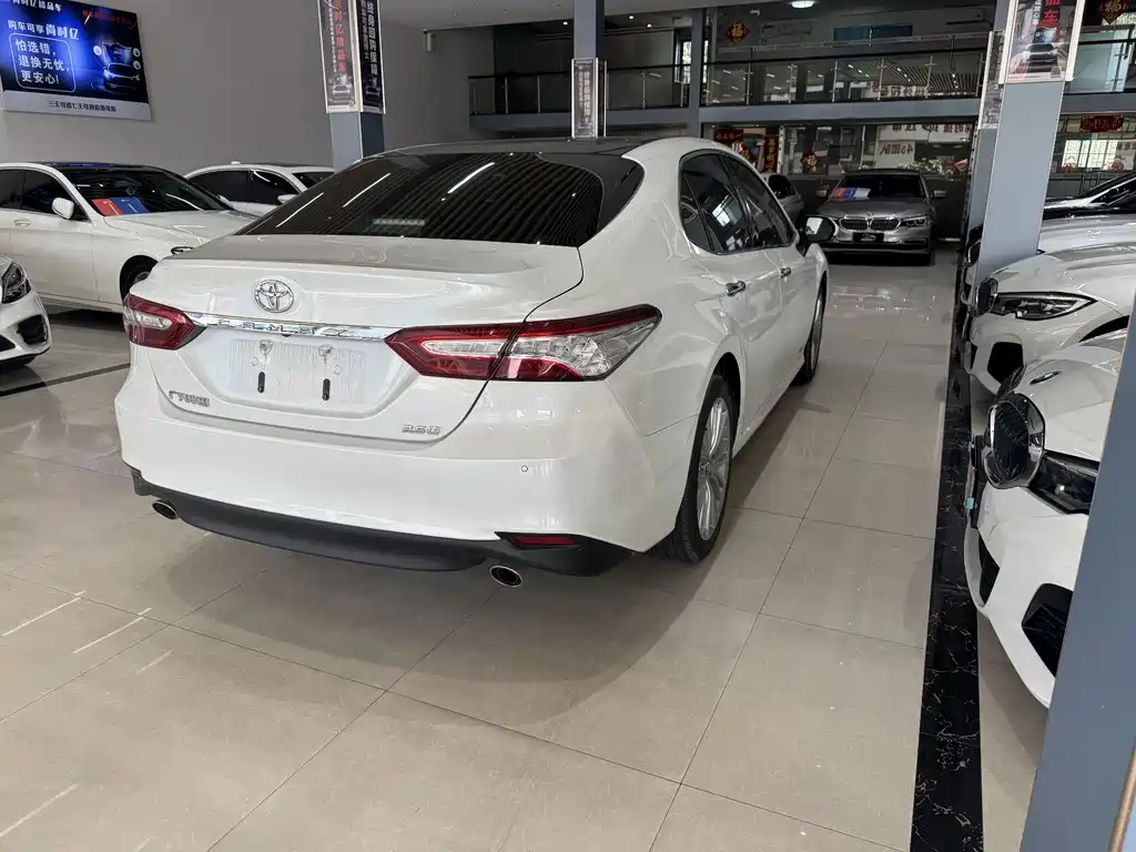 Toyota Camry 2021 — фото 4
