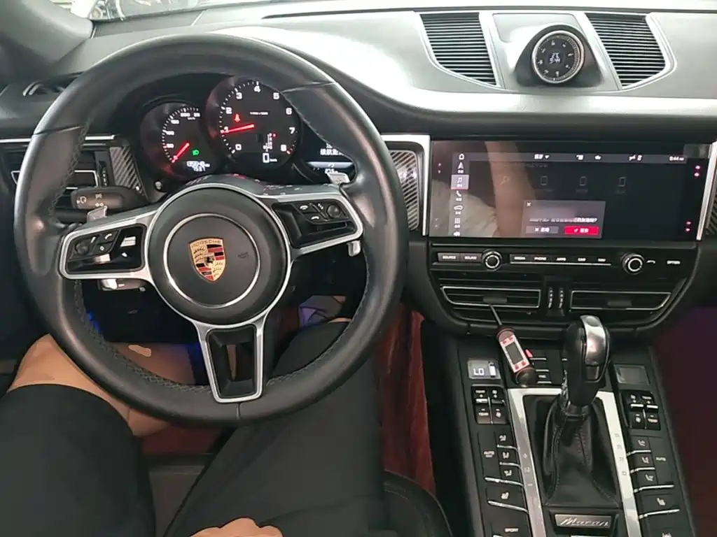 Porsche Macan 2020 — фото 10