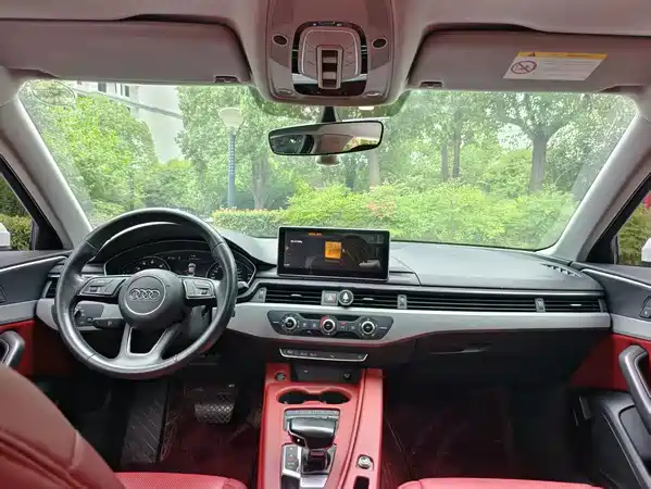 Audi A4L 2015