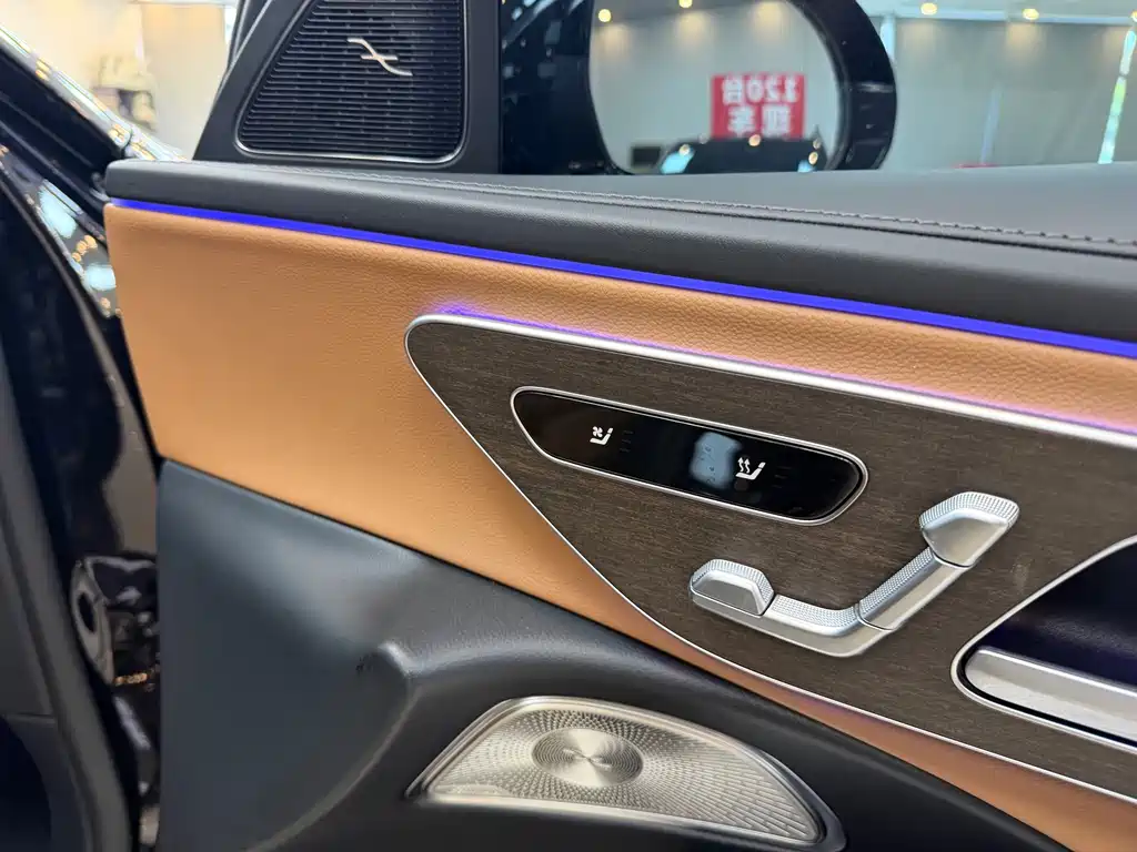 Mercedes-Benz E-Class 2025 — фото 17