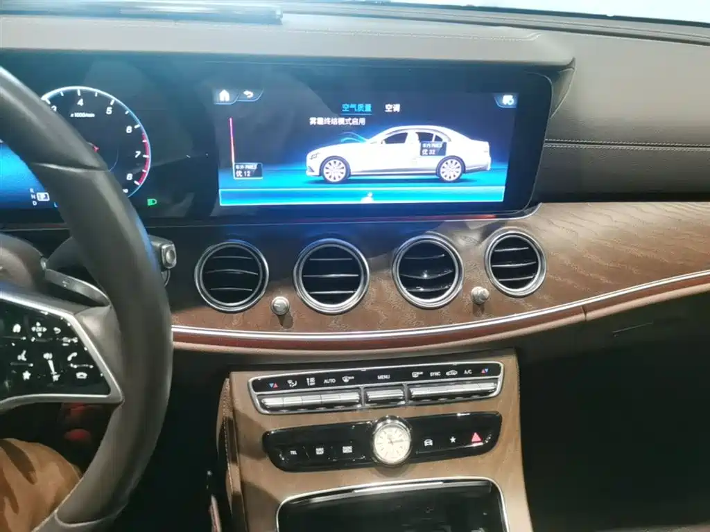 Mercedes-Benz E-Class 2023 — фото 20