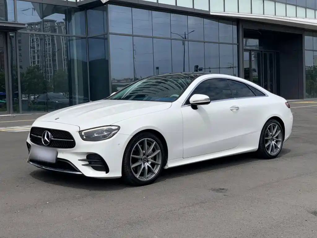 Mercedes-Benz E-Class 2024 — фото 1