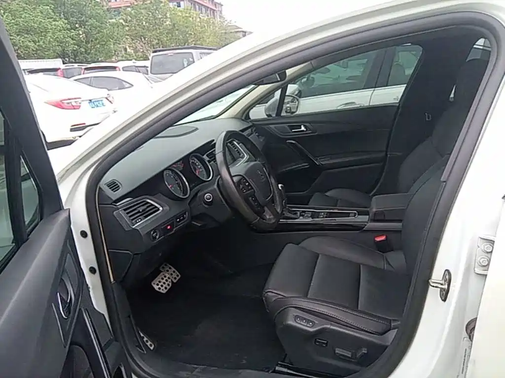 Peugeot 508 2015 — фото 16