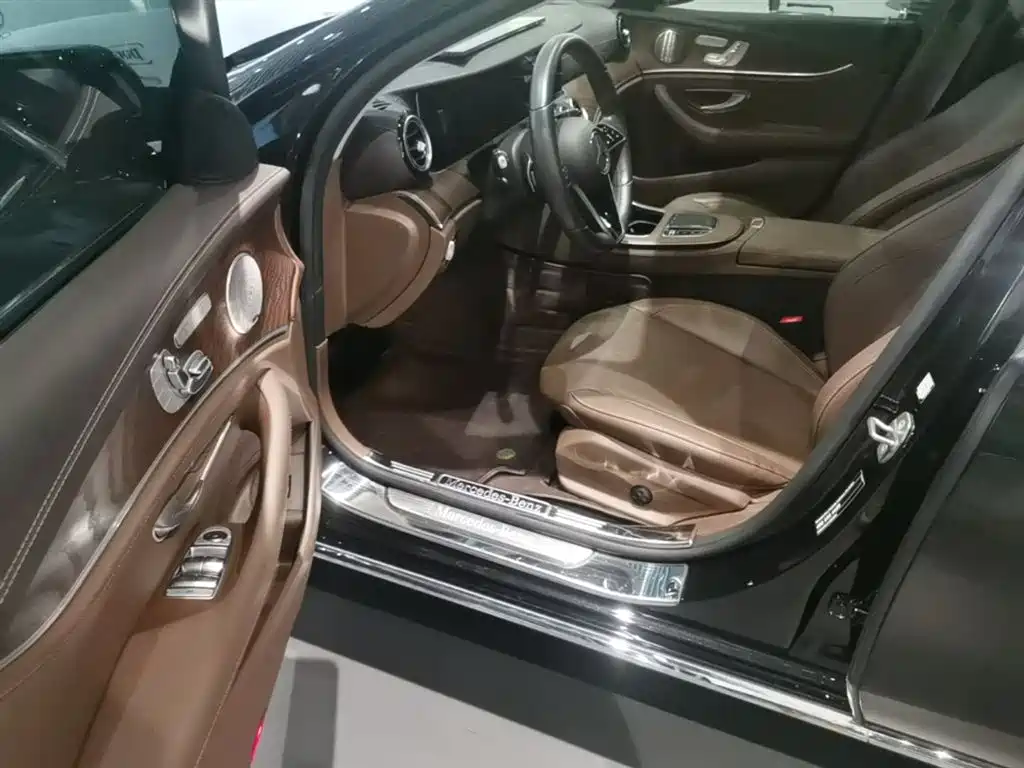 Mercedes-Benz E-Class 2023 — фото 23