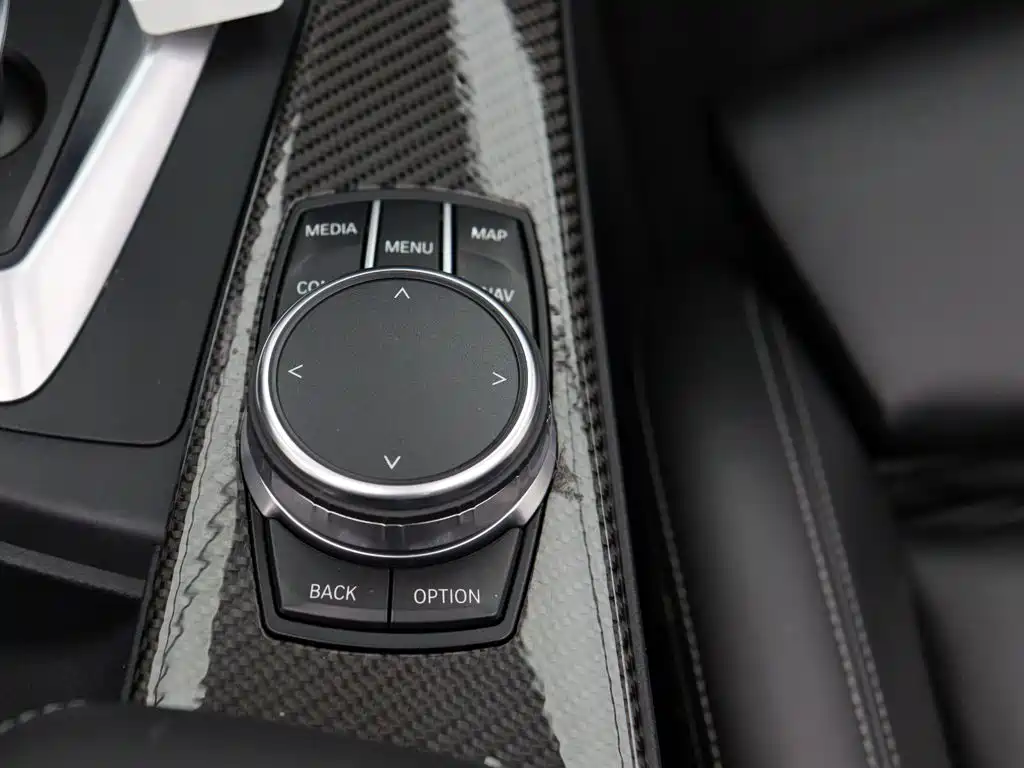 BMW M4 2018 — фото 17