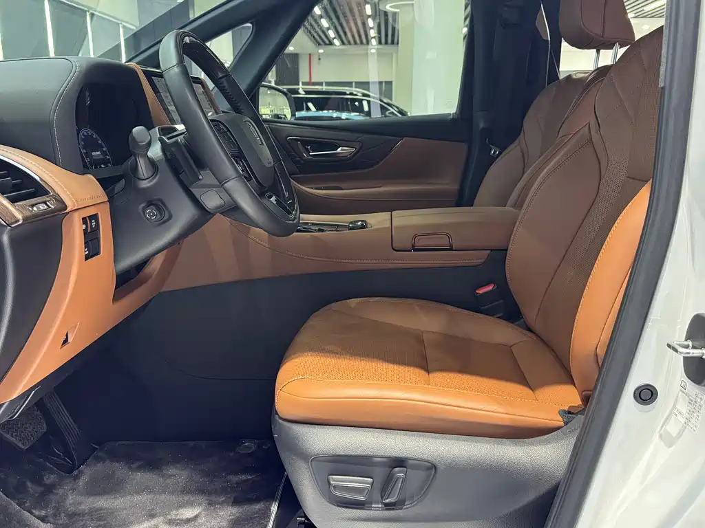 Toyota Vellfire 2023 — фото 9
