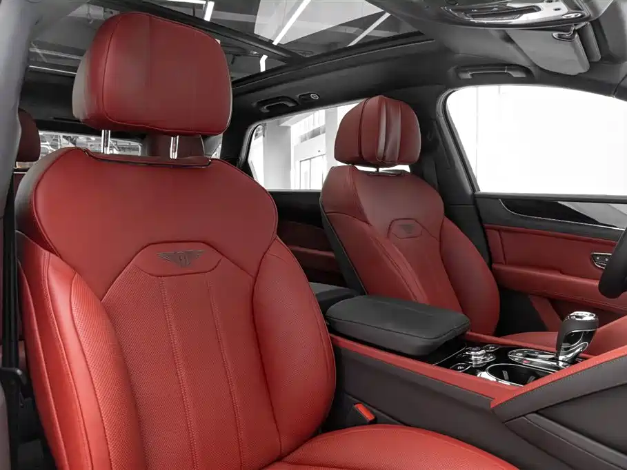 Bentley Bentayga 2025 — фото 16