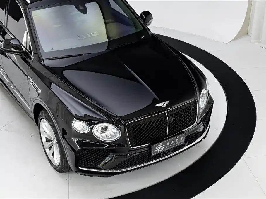 Bentley Bentayga 2025 — фото 20