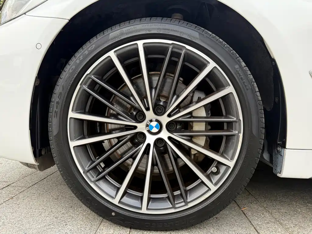 BMW 5 Series 2022 — фото 12
