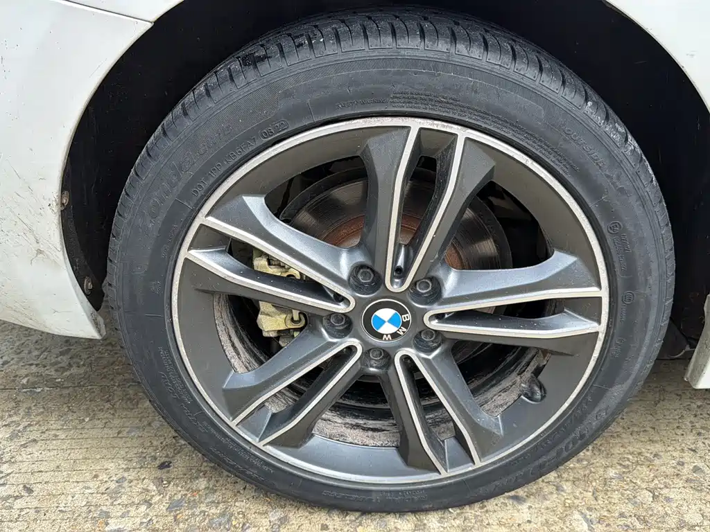 BMW 1 Series 2018 — фото 11