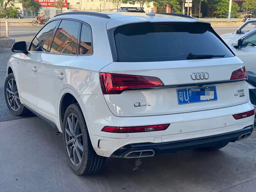 Audi Q5L 2023 — фото 4