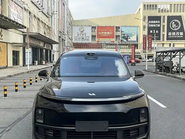 Li Auto L8 2025