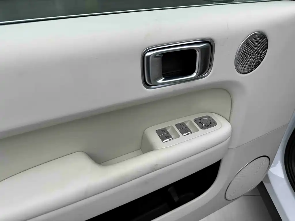 Li Auto Li L6 2026