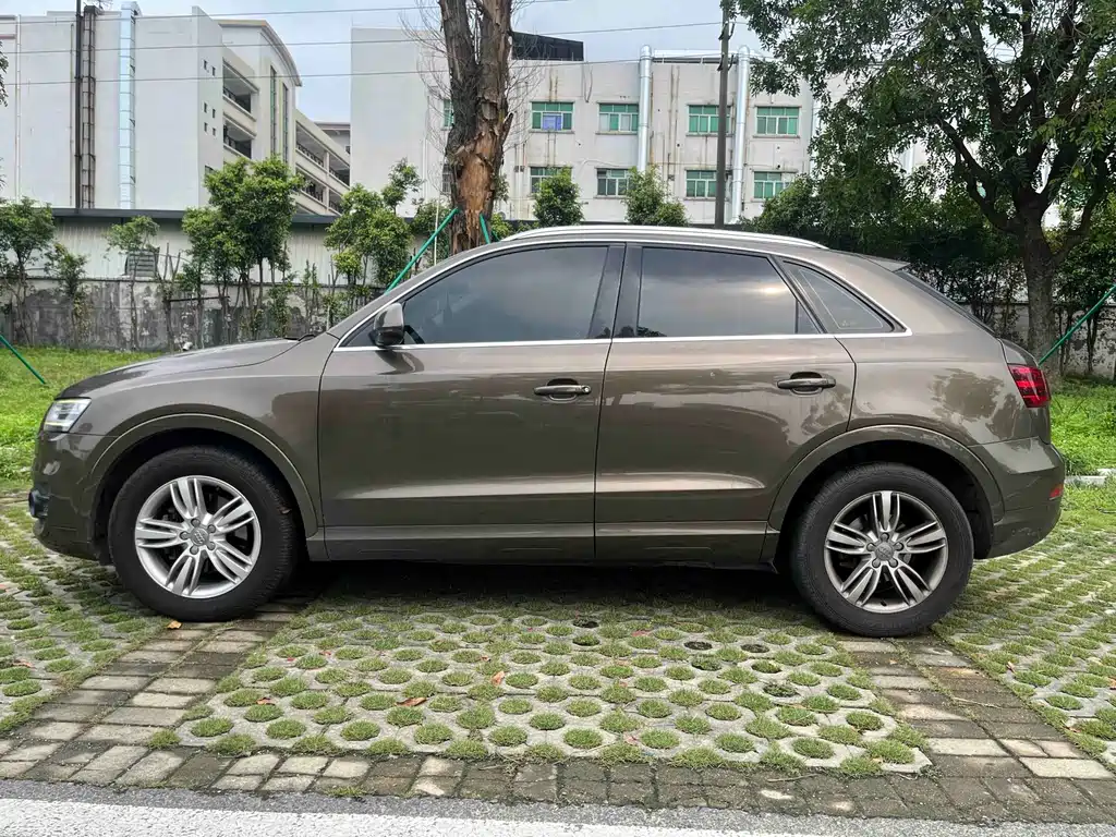Audi Q3 2016 — фото 8