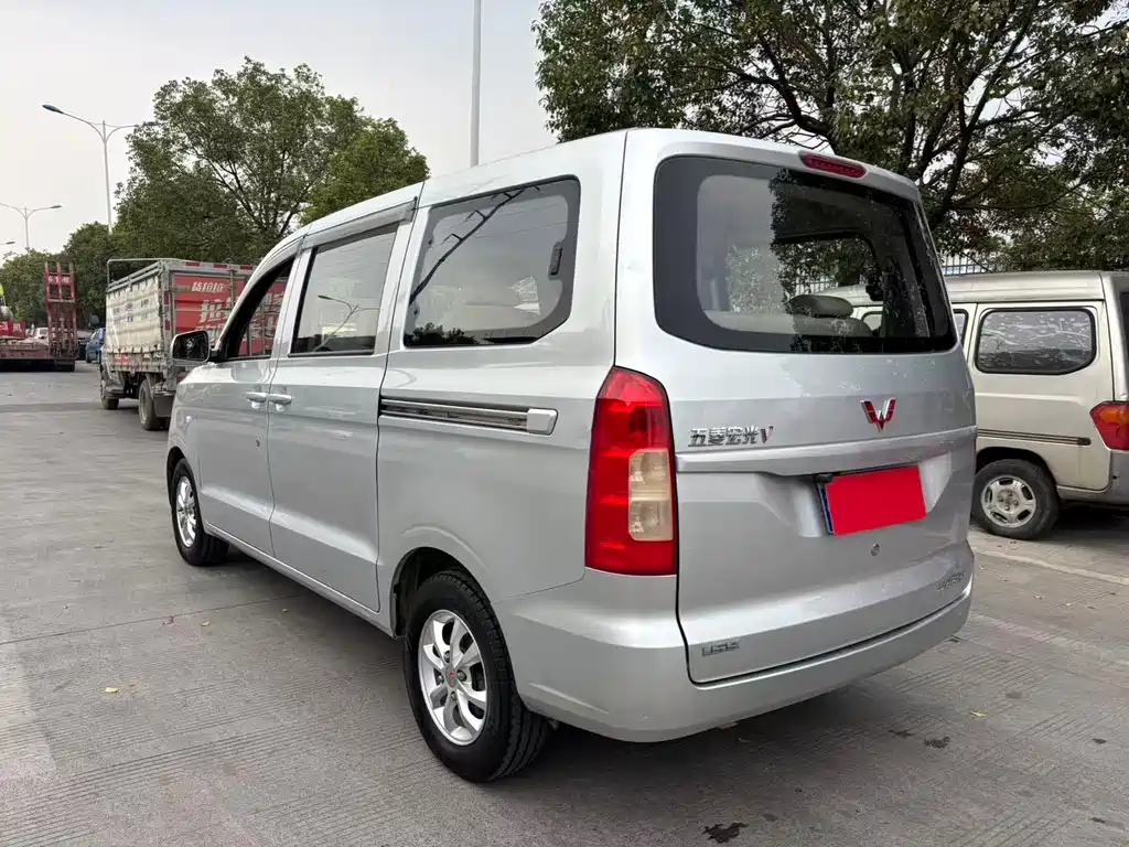 Wuling Hongguang V 2020 — фото 9