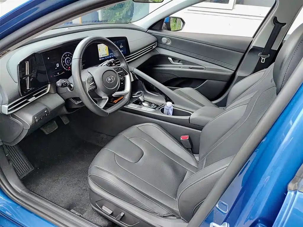 Hyundai Elantra 2022