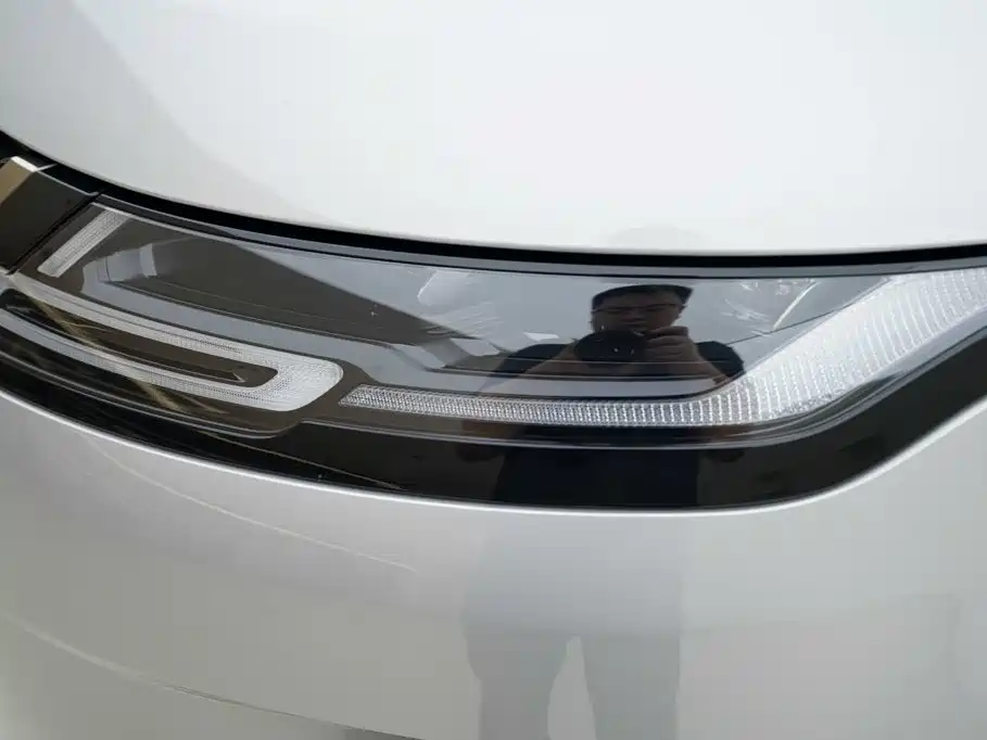 Land Rover Range Rover Evoque 2023 — фото 14