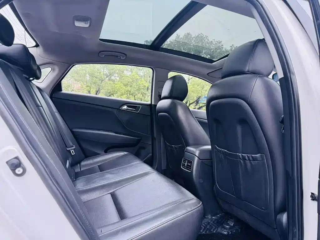 Hyundai Mistra 2015 — фото 13