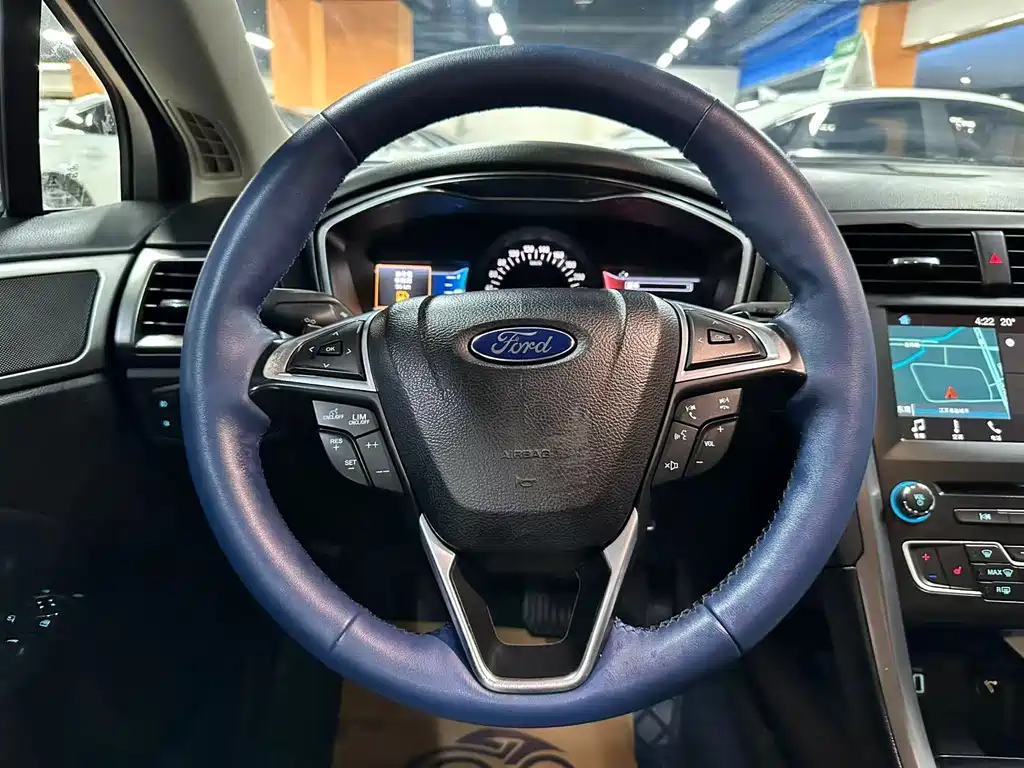 Ford Mondeo 2017 — фото 10