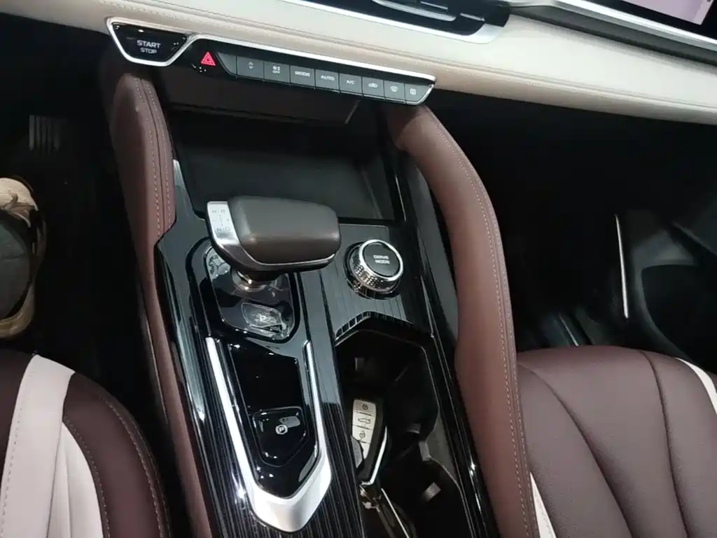 Geely Xingyue L 2023 — фото 14