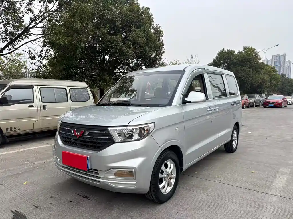 Wuling Hongguang V 2020 — фото 3