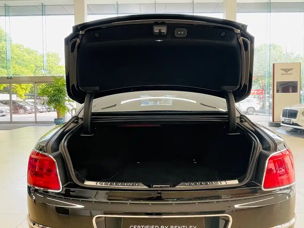 Bentley Flying Spur PHEV 2023