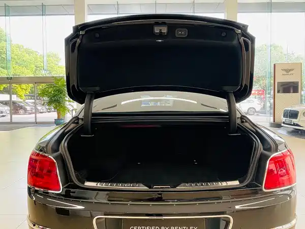 Bentley Flying Spur Plug-In Hybrid 2023