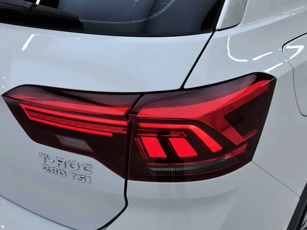 Volkswagen T-Roc 2019 — фото 10