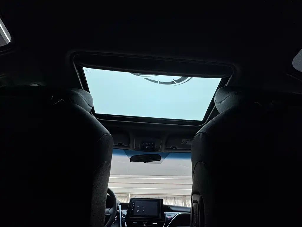 Toyota Camry 2024 — фото 19
