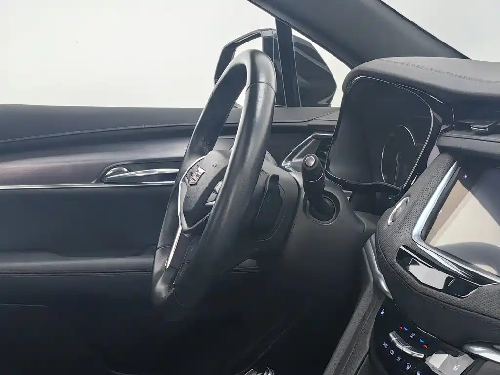 Cadillac XT5 2019 — фото 22