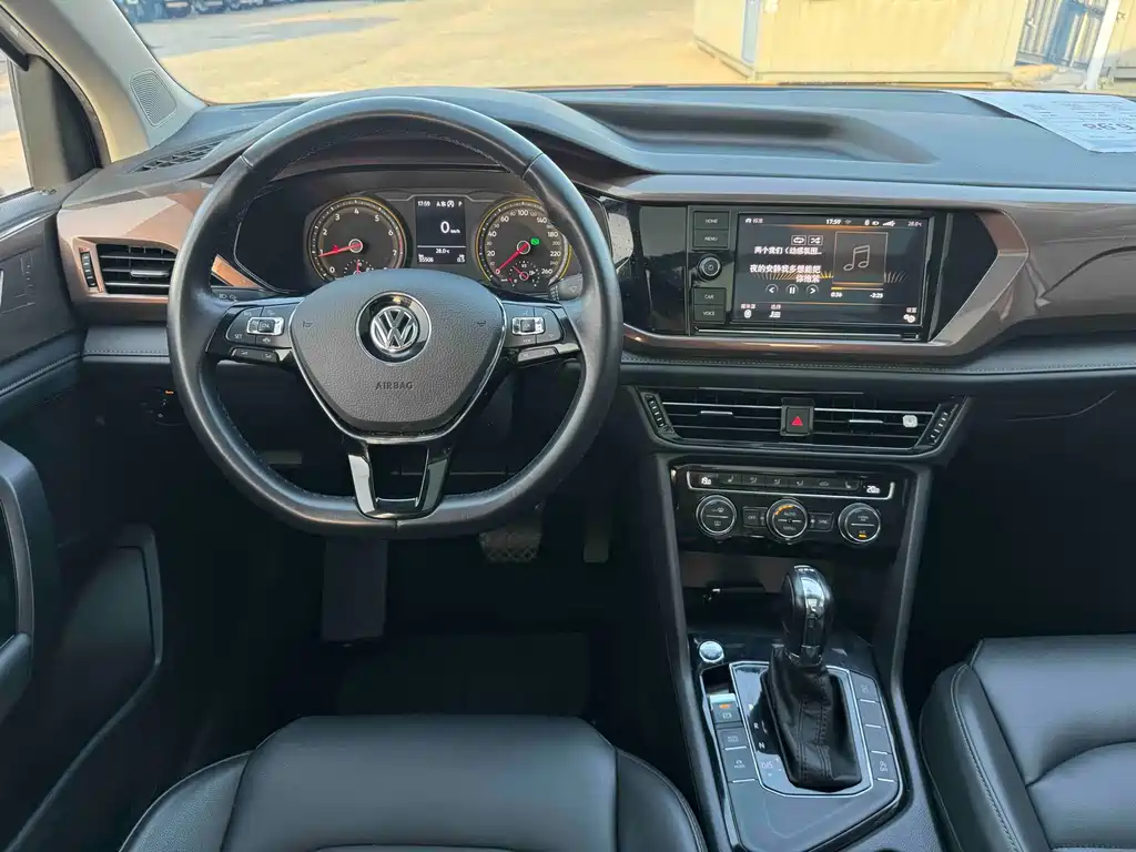 Volkswagen Tharu 2019 — фото 15
