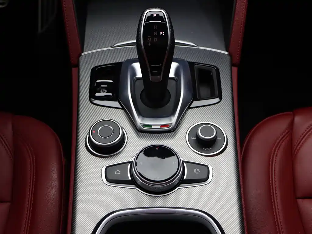 Alfa Romeo Stelvio 2020 — фото 16