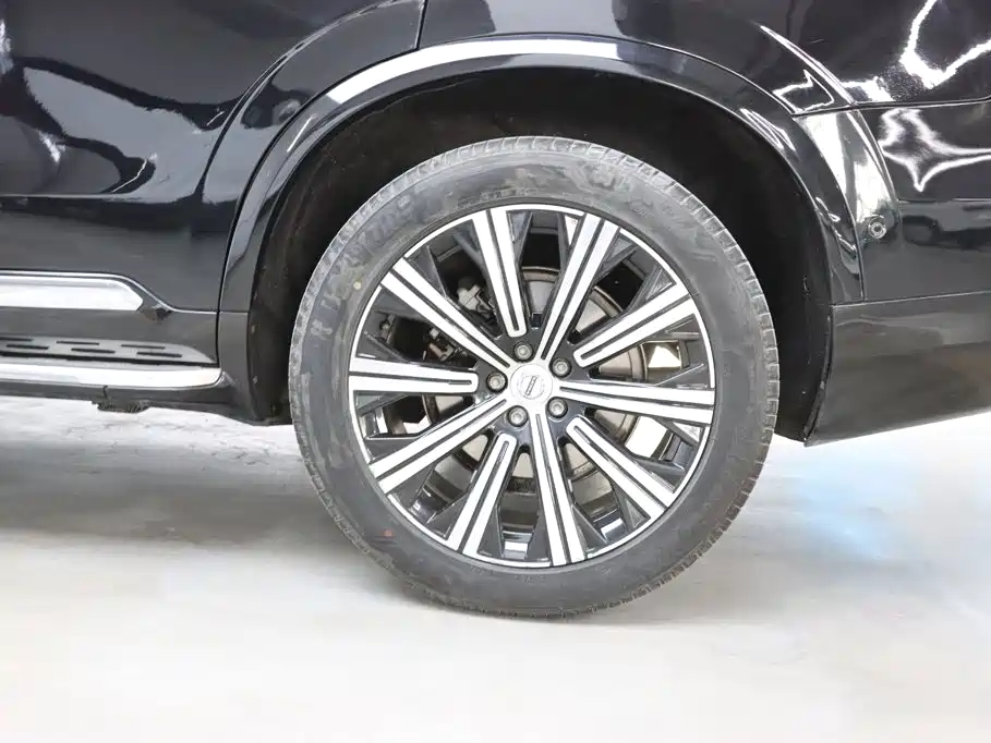Volvo XC90 2020 — фото 31