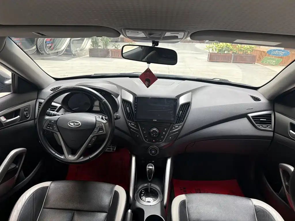 Hyundai Veloster 2015 — фото 9