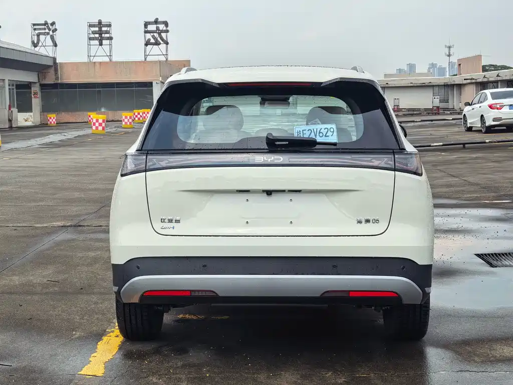 BYD Sealion 05 DM-i 2026 — фото 4