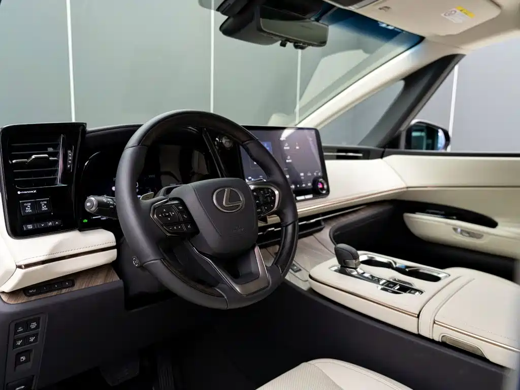 Lexus LM 2026 — фото 10