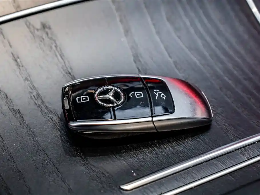 Mercedes-Benz E-Class 2023 — фото 27