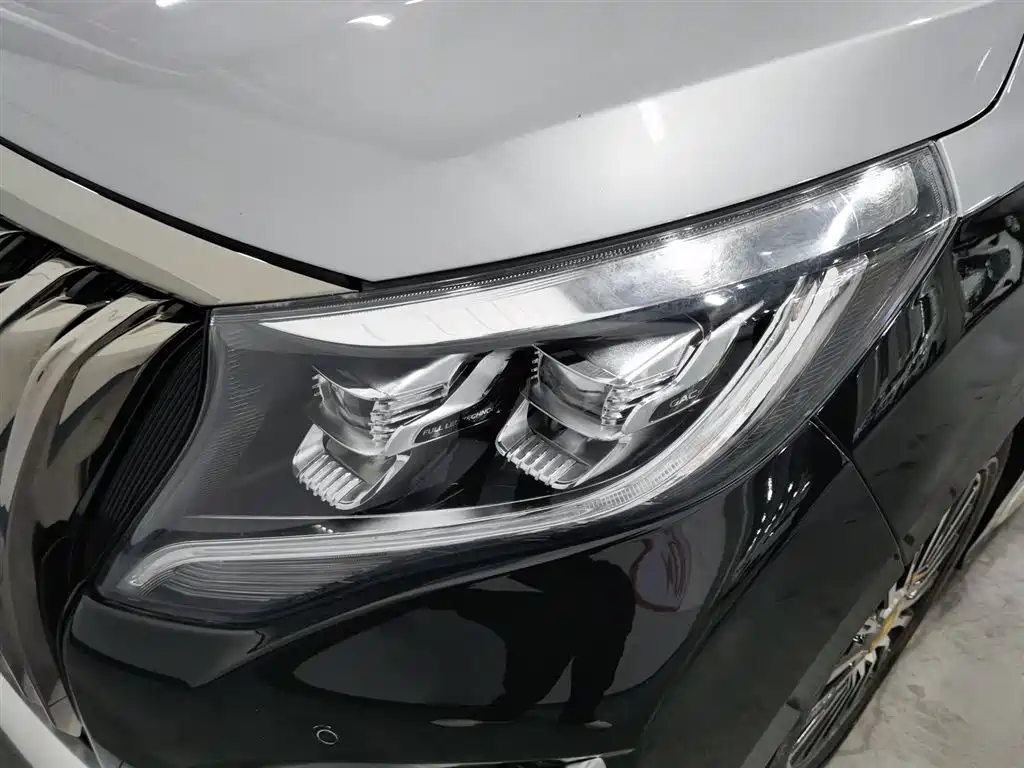 GAC Motor Trumpchi M8 2022 — фото 7