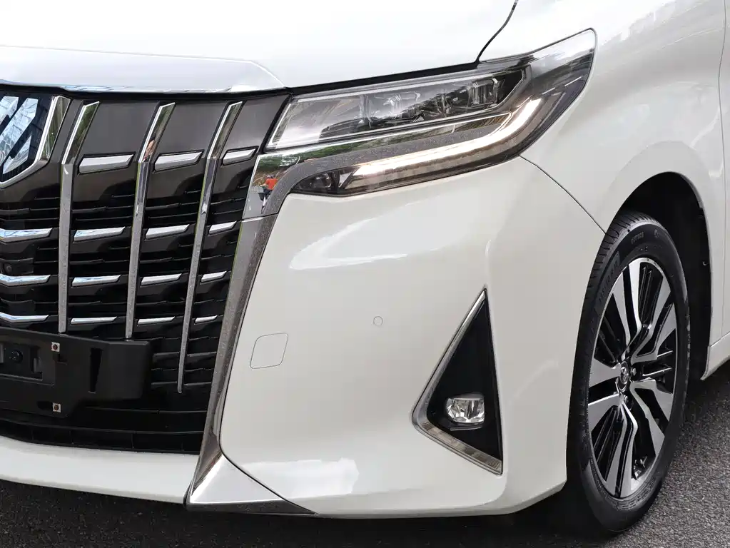 Toyota Alphard 2018 — фото 10