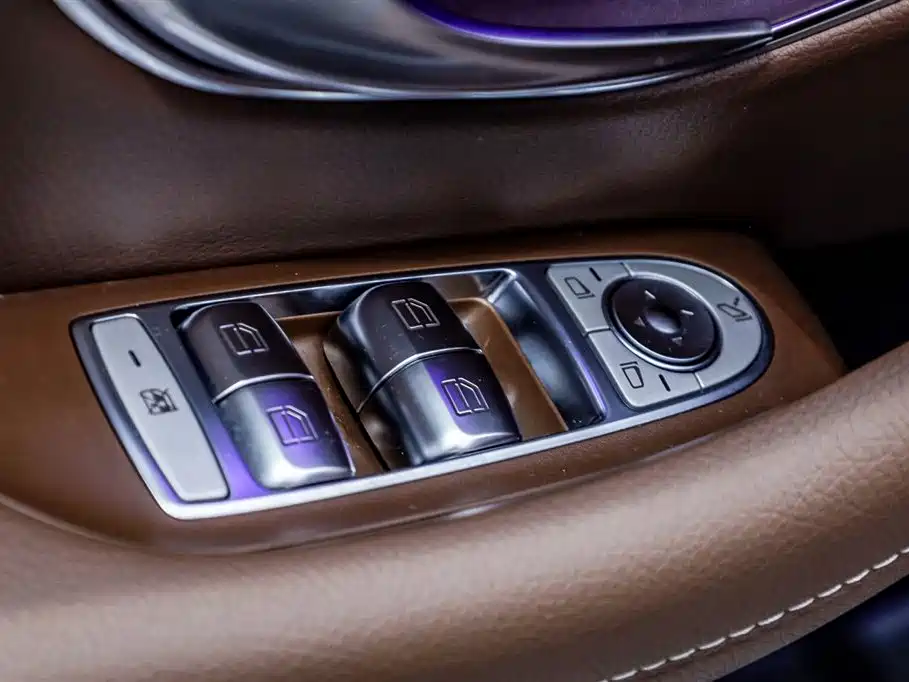 Mercedes-Benz E-Class 2023 — фото 21