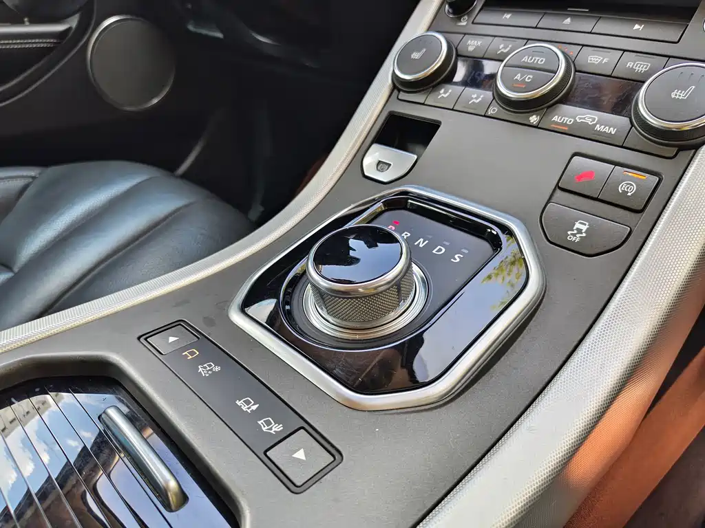 Land Rover Evoque 2015 — фото 17