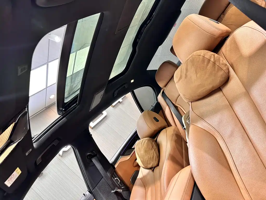 BMW 5 Series 2019 — фото 17