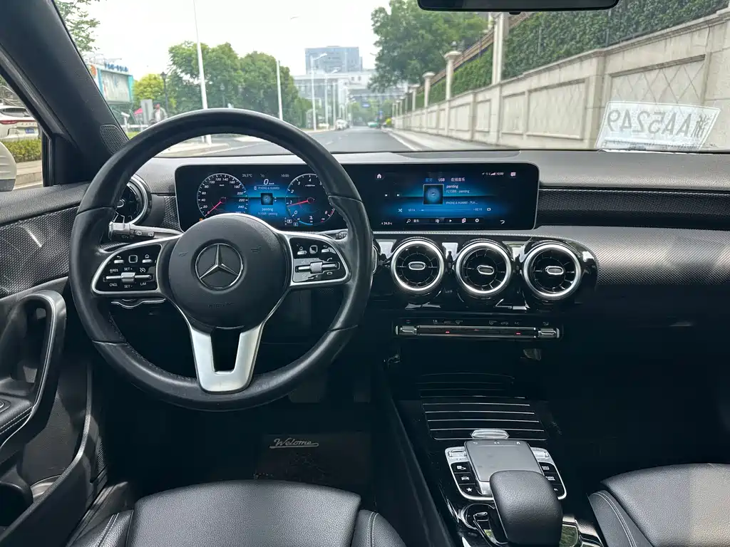 Mercedes-Benz A-Class 2020 — фото 11