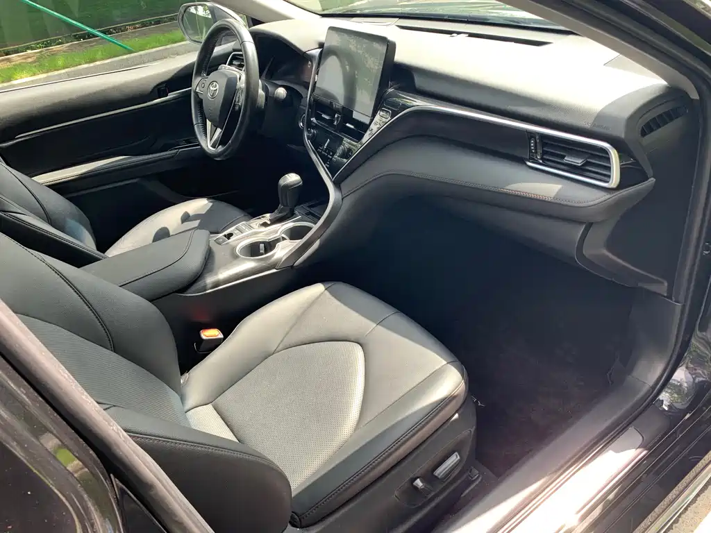 Toyota Camry 2023 — фото 21