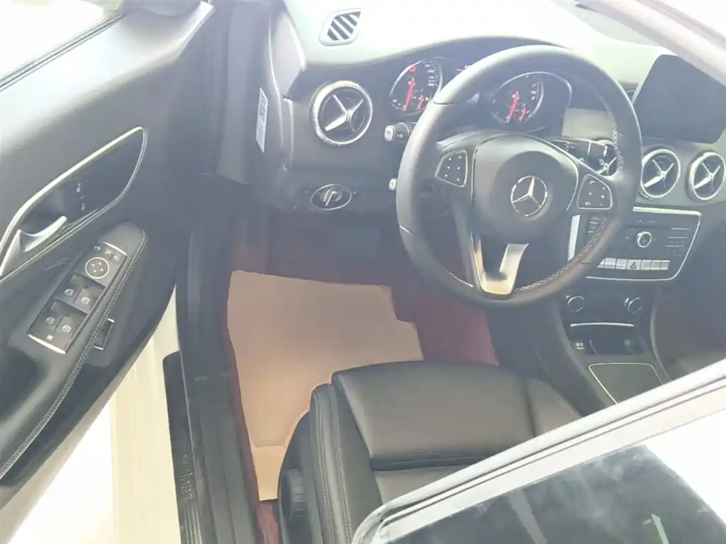 Mercedes-Benz CLA 2017 — фото 16
